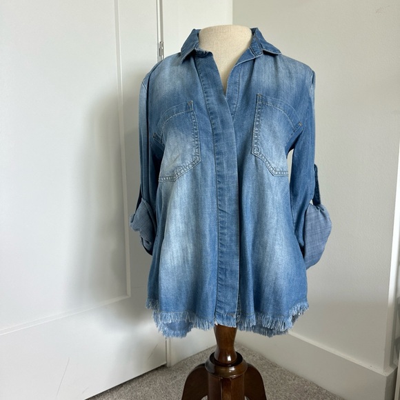 Bella Dahl Womens X Small  Chambray Denim Button Front Split Back Shirt Top NWOT - Picture 1 of 6
